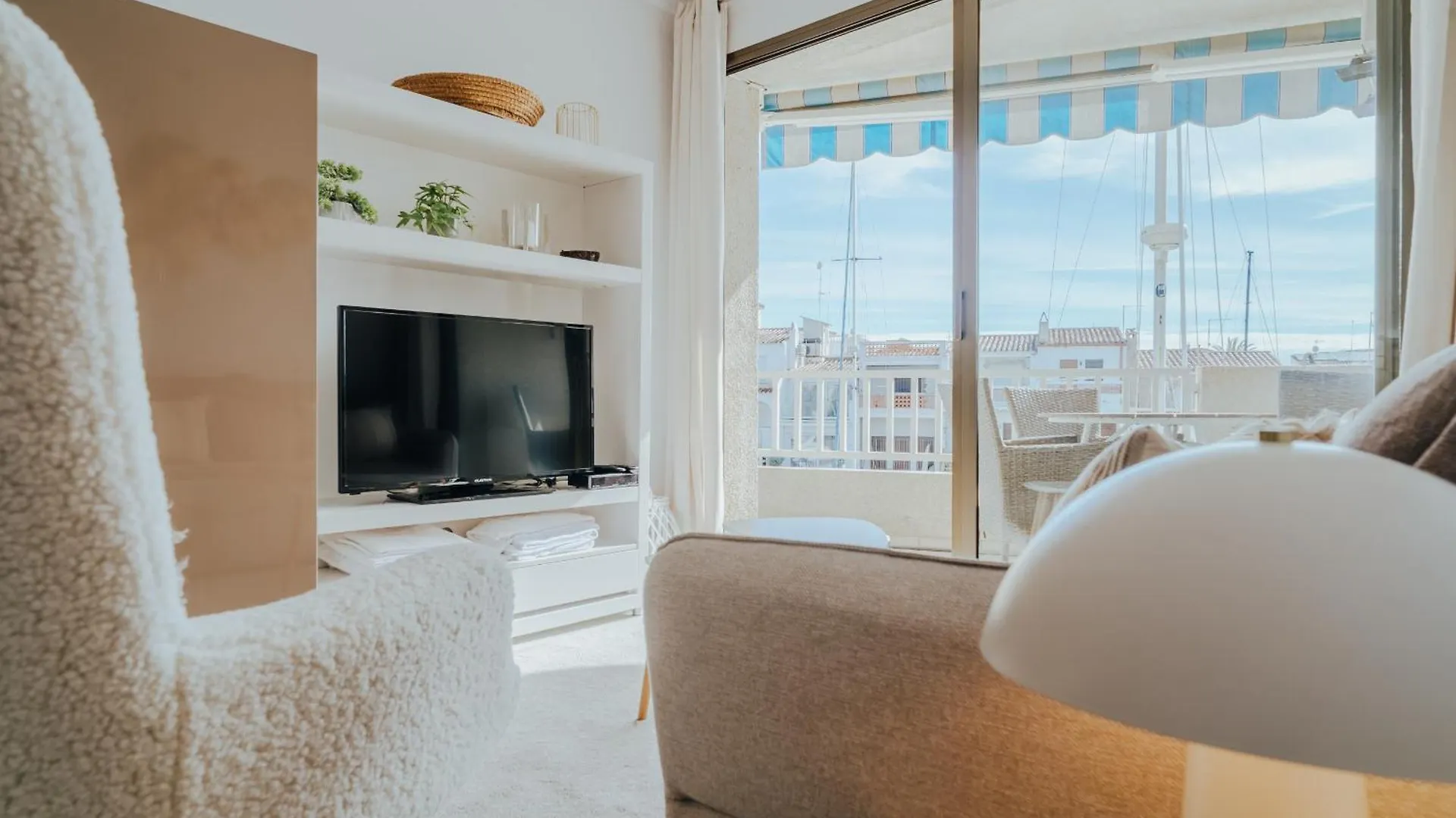 Welcs Apartamento 208 Emp Cerca De La Playa Empuriabrava Farm stay