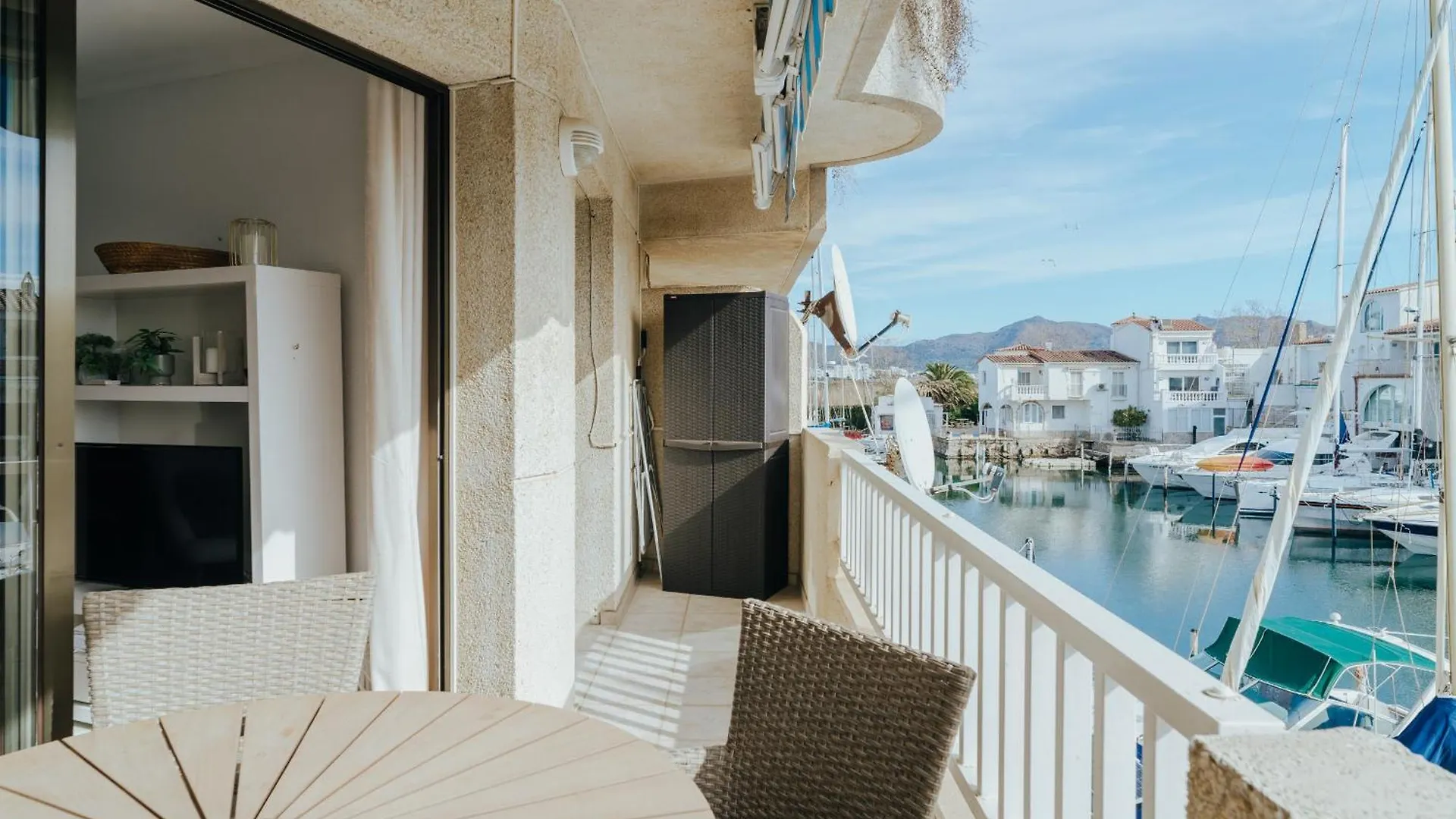 Welcs Apartamento 208 Emp Cerca De La Playa Empuriabrava Farm stay